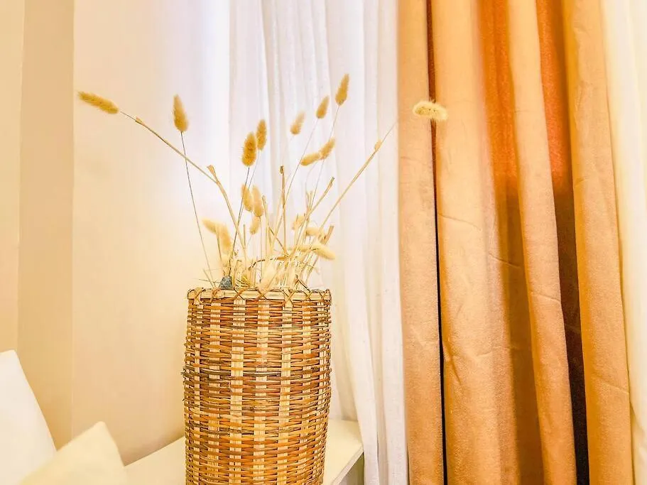 2Br With Balcony Free Use Pool, Gym, Bball, Netflix Manila Apartment