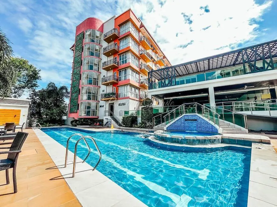 2Br With Balcony Free Use Pool, Gym, Bball, Netflix Manila 0*,  Philippines